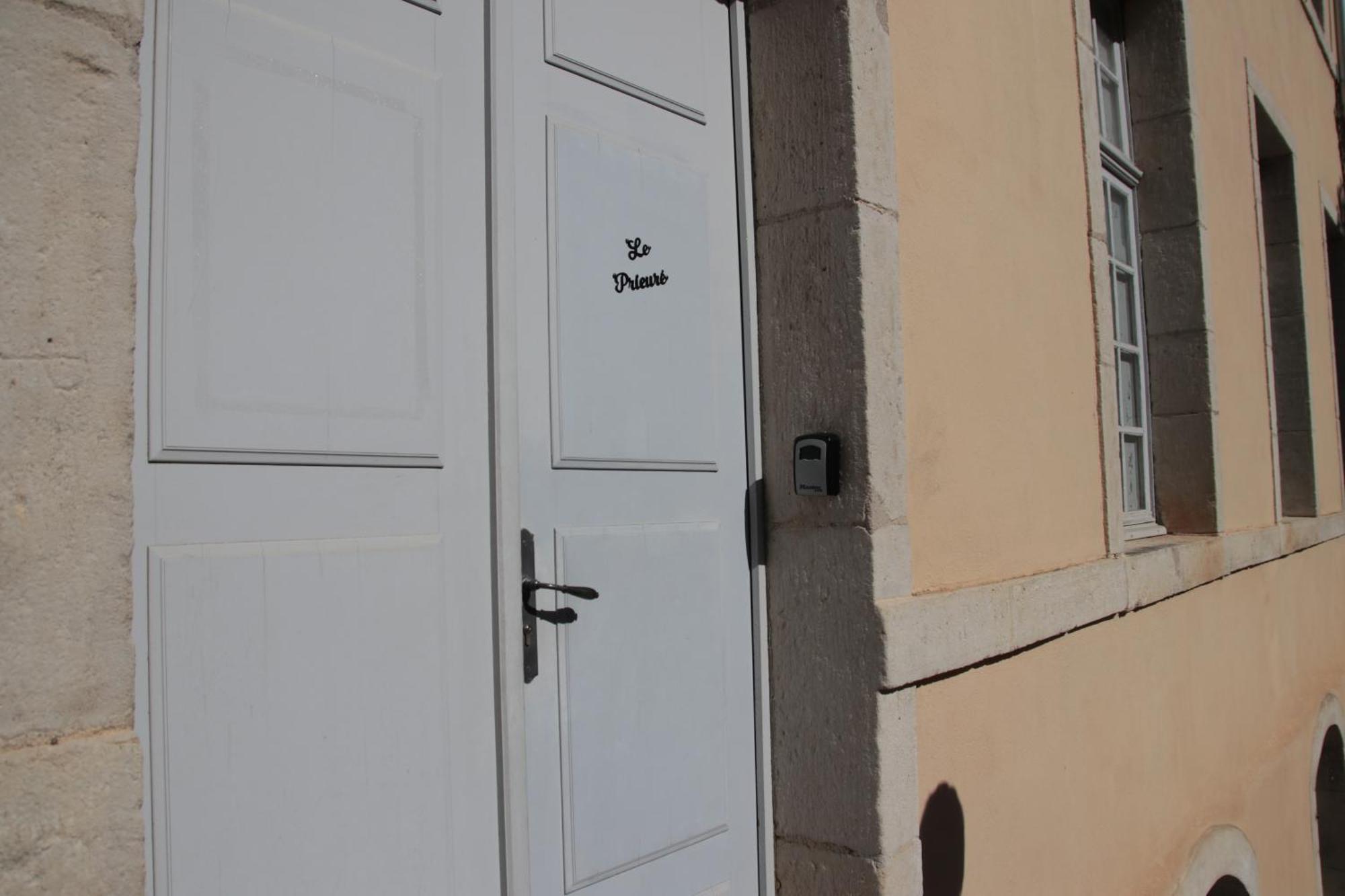 Le Prieure Appartement Dole Buitenkant foto
